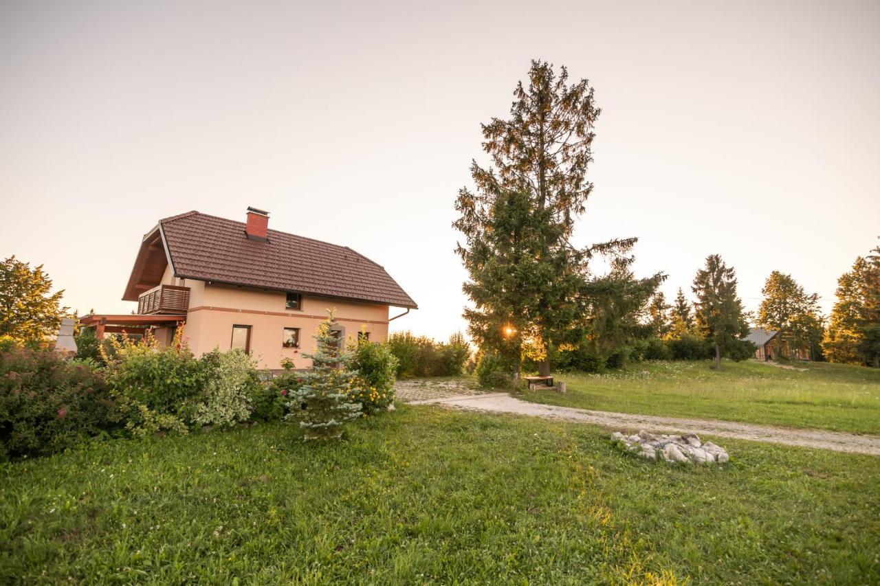 Holiday Home Razglednik Logatec Bagian luar foto