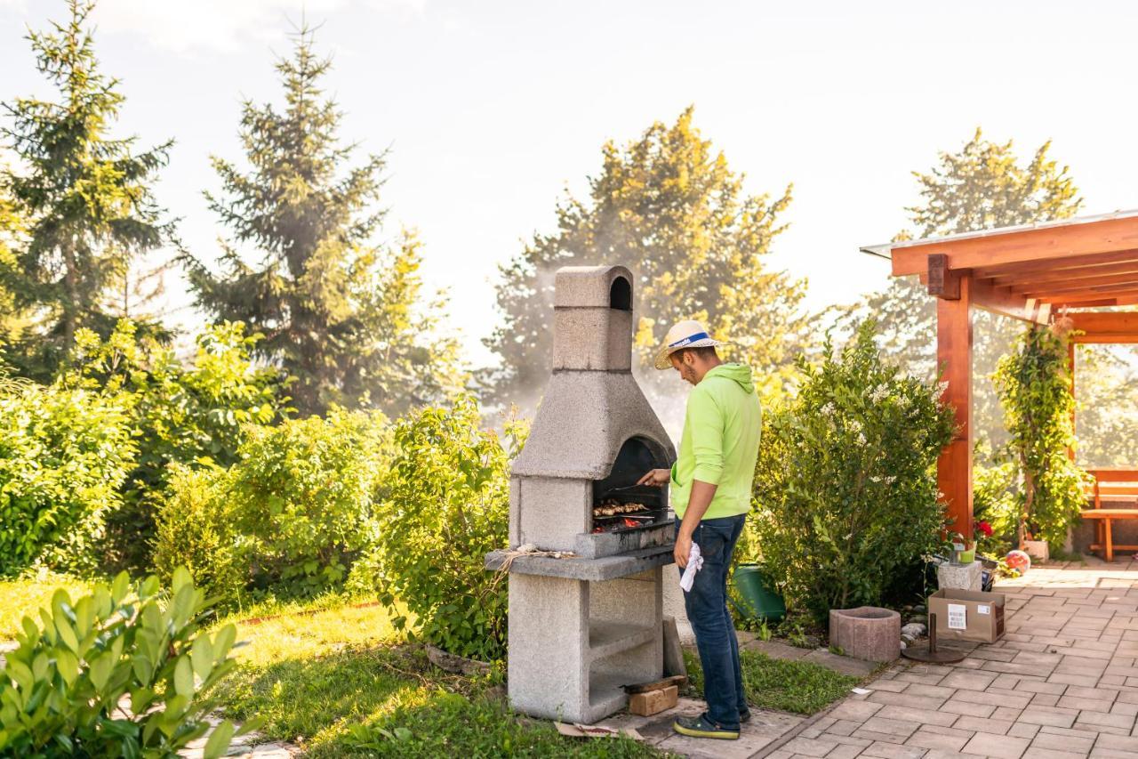 Holiday Home Razglednik Logatec Bagian luar foto